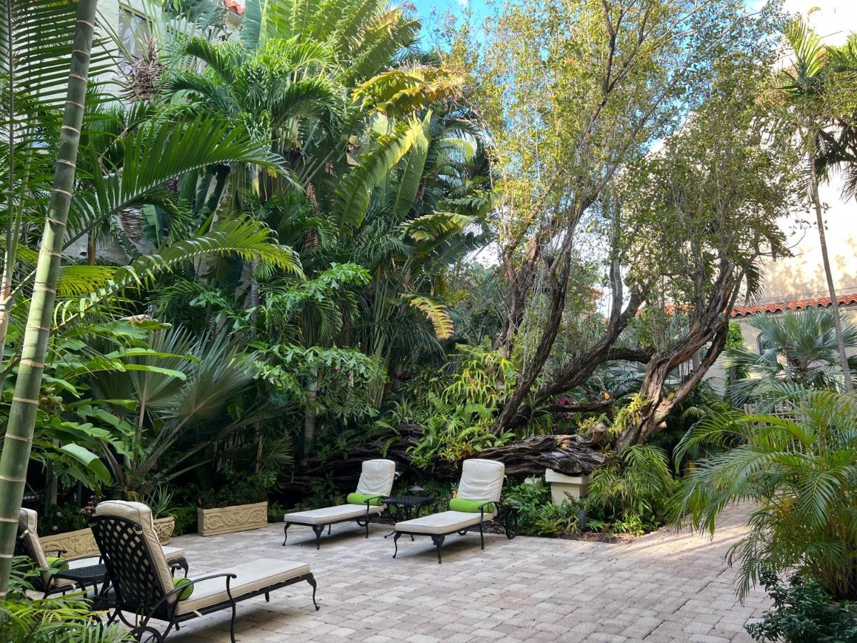 Blue Orchid Apartment-Palm Beach-Pool Exterior photo